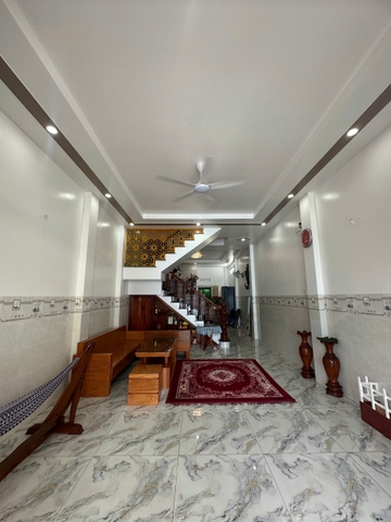 🏠 Bán Nhà 1 Trệt 2 Lầu Mặt Tiền Đường Dự Định, Bình Khánh!