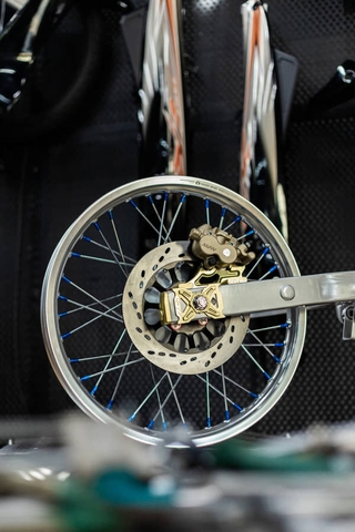 Chụp tăng sên bên hông Vàng Trơn CNC RGV (CRG) - RGV120-1130