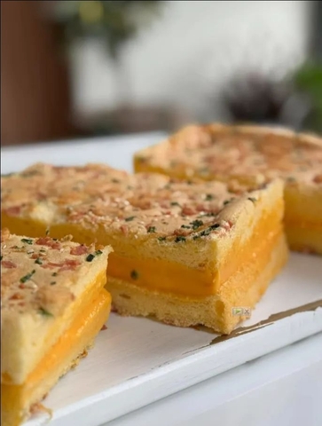 Bánh bông lan phomai mặn size mini tiệc
