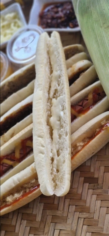 Bánh mì que nhân bơ sữa
