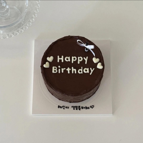 Bánh kem socola cốt bánh royal 18cm