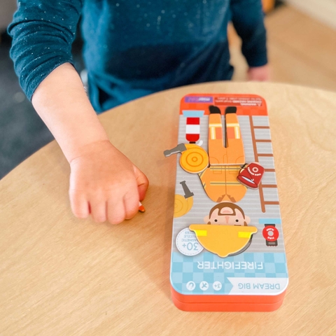 Hộp bút kèm mảnh ghép nam châm _ Lính cứu hỏa