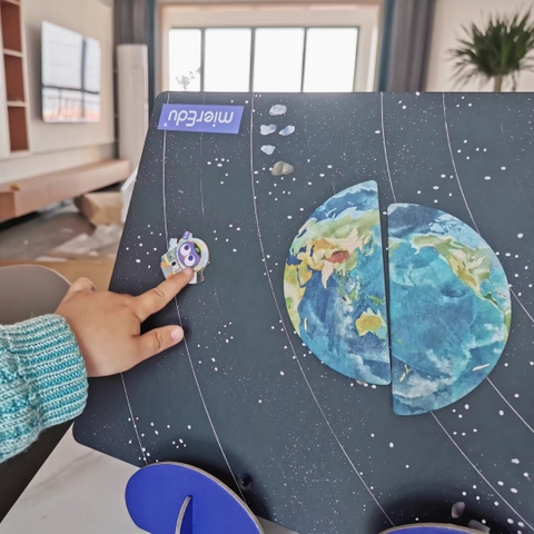 Bảng xếp hình nam châm toán học/ Khủng long/ Hệ mặt trời [mierEdu Magnetic Pad]