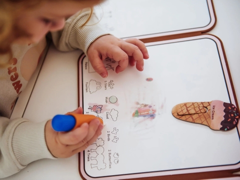 Sách tô màu nước ma thuật _ Những nàng công chúa (chính hãng Úc)