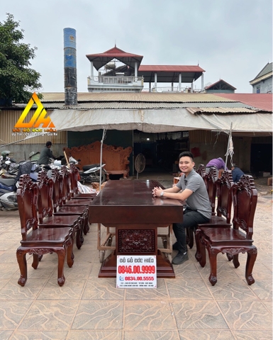 Bàn Ăn Nguyên Khối 10 Ghế phun màu gụ