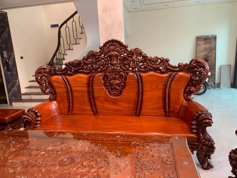 Hoàng Gia phun đậm nhạt 3D