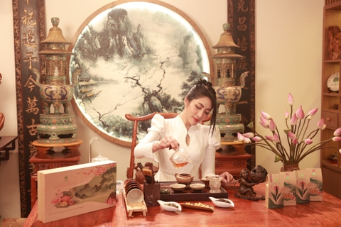 THƯỞNG TRÀ CUỐI TUẦN, THẢNH THƠI CÙNG NGƯỜI THÂN, BẠN HIỀN TẠI KỲ TRÀ CÁC