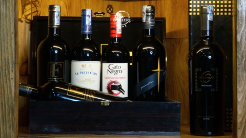 Bật mí quà tặng rượu vang sang trọng, tinh tế cho thầy cô giáo ngày 20/11