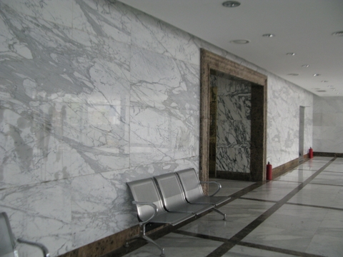 Đá marble trắng thang máy đẹp