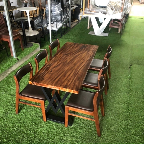Bàn ghế gỗ nguyên khối HA613