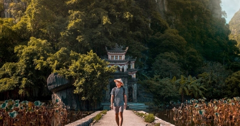 Điểm Check-In Chùa Bích Động Được Giới Trẻ Săn Đón Khi Đến Ninh Bình