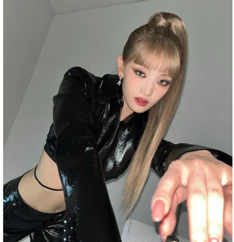 MINNIE - BẠN THÂN LISA MẶC ĐẸP CỠ NÀO MÀ ĐƯỢC MIU MIU HẾT SỨC ƯU ÁI