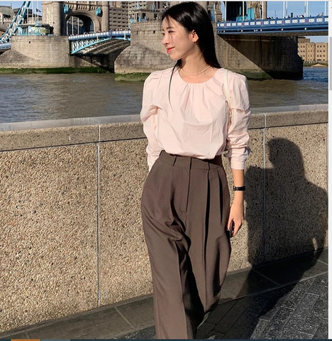 MẶC ĐẸP KHÔNG KHÓ VỚI 10 CÔNG THỨC DIỆN QUẦN ÂU TỐI MÀU