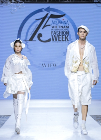 TUẦN LỄ THỜI TRANG QUỐC TẾ VIỆT NAM TÔN VINH CHẤT LIỆU TỰ NHIÊN