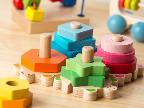 Đồ chơi ghép hình phát triển tư duy và khả năng sáng tạo của bé