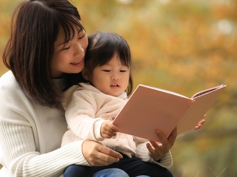 Lợi ích của việc đọc sách với trẻ nhỏ