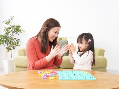 Cách ba mẹ giúp con không bị áp lực trong học tập