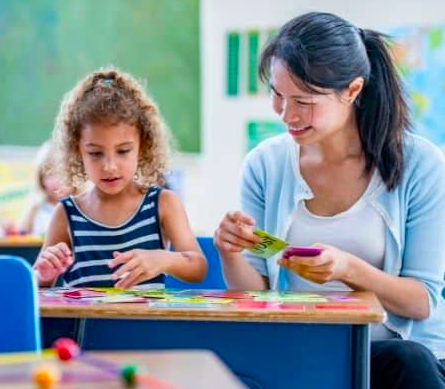 Cách dạy trẻ vừa học vừa chơi: Bí quyết giúp con say mê học tập