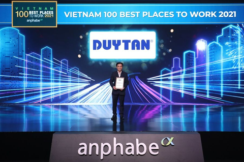 DUY TÂN VINH DỰ NHẬN DANH HIỆU TOP 100 NƠI LÀM VIỆC TỐT NHẤT VIỆT NAM