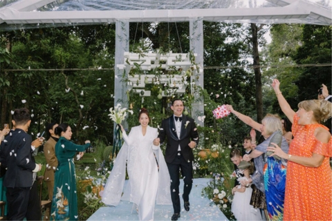 TIỆC CƯỚI NGOÀI TRỜI LÃNG MẠN – KHÔNG GIAN YÊU THƯƠNG GIỮA THIÊN NHIÊN