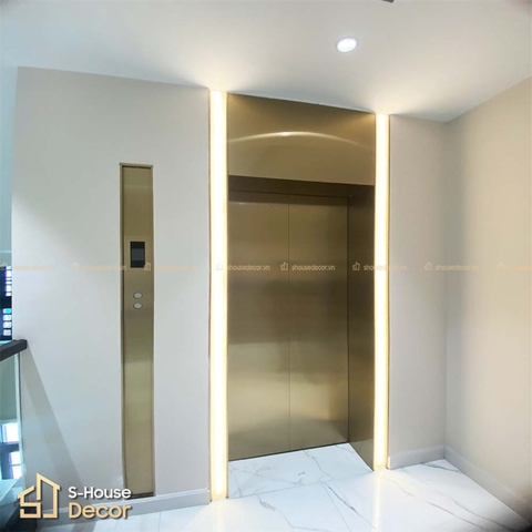20 mẫu cửa thang máy ốp inox sang trọng cho biệt thự