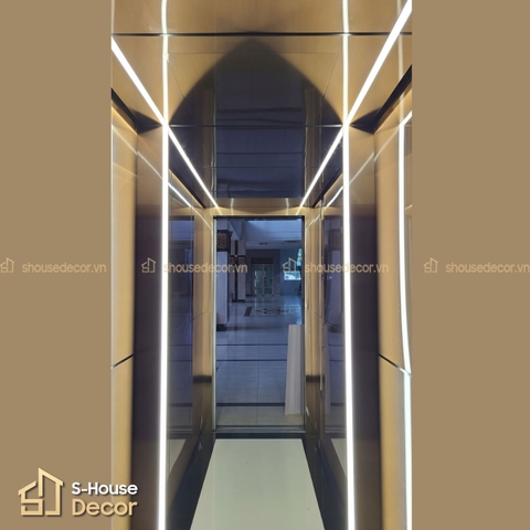 Báo giá thi công ốp inox thang máy mới nhất 2026 tại S-House Decor