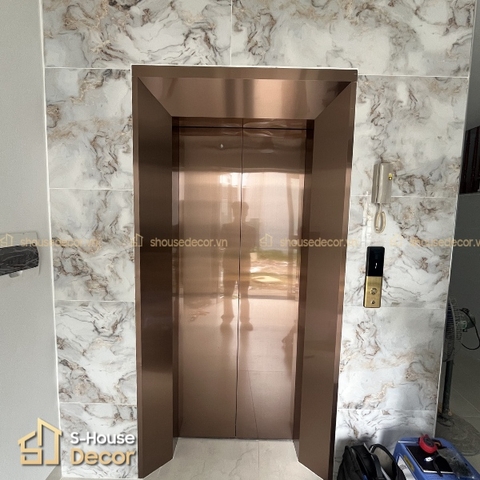 Ốp Inox Khung Bao Thang Máy Tại Vĩnh Quỳnh - Hoàn Thiện Ngoại Thất Sang Trọng với Inox Xước Đồng 304