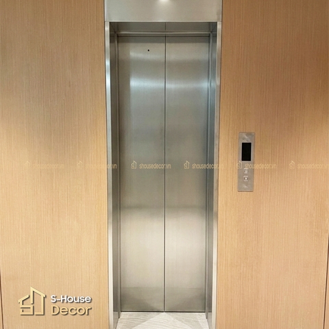 TRANG TRÍ INOX THANG MÁY – ỐP KHUNG BAO BẢN RỘNG, BỀN ĐẸP THEO THỜI GIAN