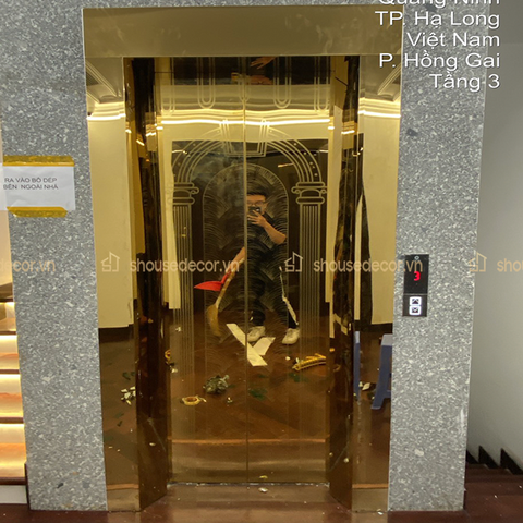 Ốp Inox Vàng Cho Thang Máy Tường Mẫu OTMTV09