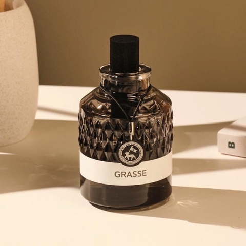 8 loại nước hoa xe hơi khử mùi hiệu quả hương thơm thanh nhẹ