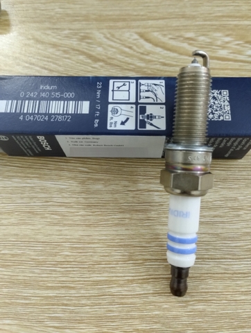 Bugi Mercedes Benz C180 (2006-2010); C200 (2009-2014); C250 (2009-2014); E250 (2009-2013); G500 (2008-2015); GL450 (2006-2012), S500 (2005-2011); SLK200 (2011-2015) chính hãng Bosch Iridium YR6NI332 (0242140515)