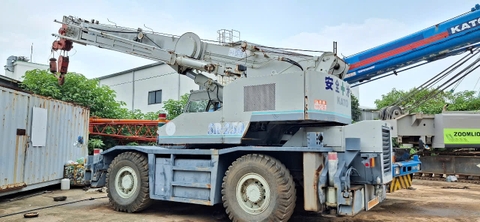 Xe cẩu bánh lốp 25 tấn Kato KR25H-V (1994) nhập khẩu từ Nhật Bản