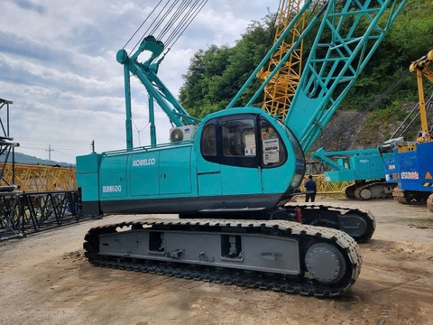 Xe cẩu bánh xích 55 tấn Kobelco BM600 (1996) nhập khẩu từ Hàn Quốc
