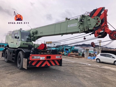 Xe cẩu bánh lốp 25 tấn Kobelco RK250-6 (2007) nhập khẩu từ Nhật Bản