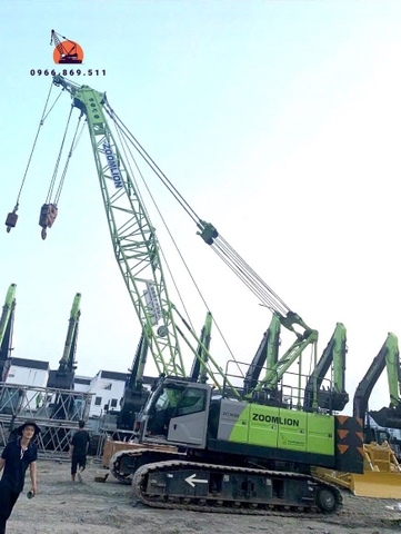 Xe cẩu bánh xích 55 tấn Zoomlion ZCC550V (2021) nhập khẩu từ Trung Quốc