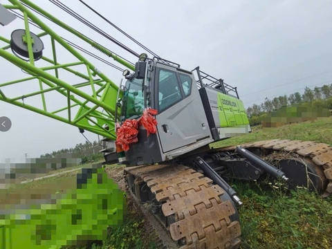 Xe cẩu bánh xích 85 tấn Zoomlion ZCC850V (2021) nhập khẩu từ Trung Quốc