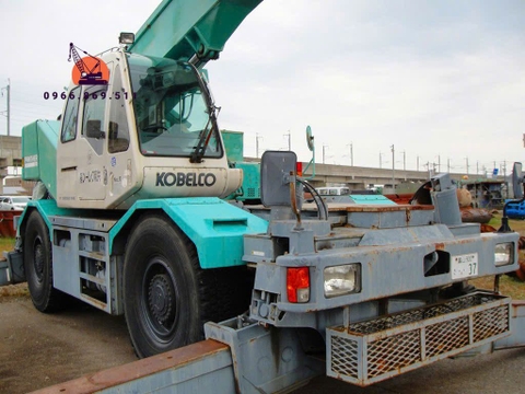 Xe cẩu bánh lốp 25 tấn Kobelco RK250-5 (1999) nhập khẩu từ Nhật Bản