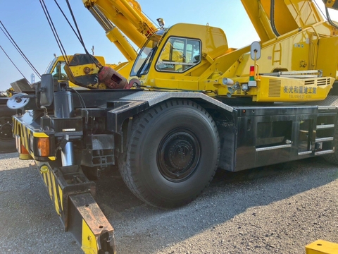Xe cẩu bánh lốp 51 tấn Kobelco RK500 (1998) nhập khẩu từ Nhật Bản