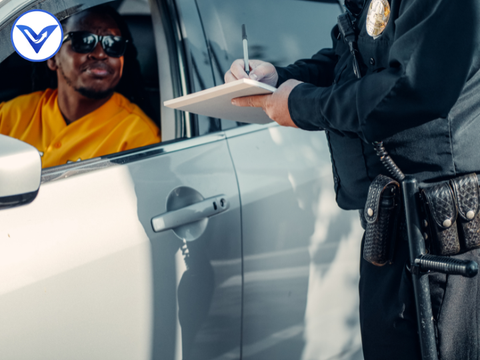 Không nộp phạt vi phạm giao thông có thể bị cưỡng chế trừ lương, trừ tiền tài khoản