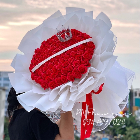 Hoa Sáp 99 Bông Đỏ Full Trắng + Vương Miện