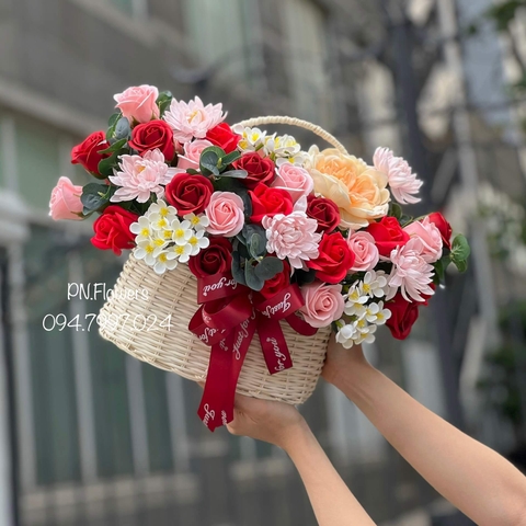 Giỏ 45 Bông Hoa Sáp Tone Đỏ