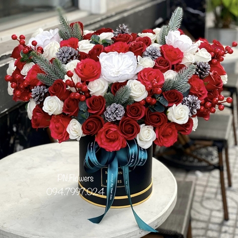 Chậu 80 bông hoa sáp Noel mix