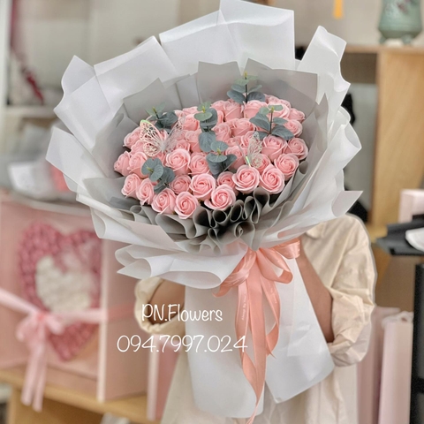 bó 50 bông mix bướm tone hồng cam