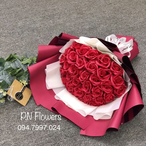 Hoa sáp bó 33 bông đỏ
