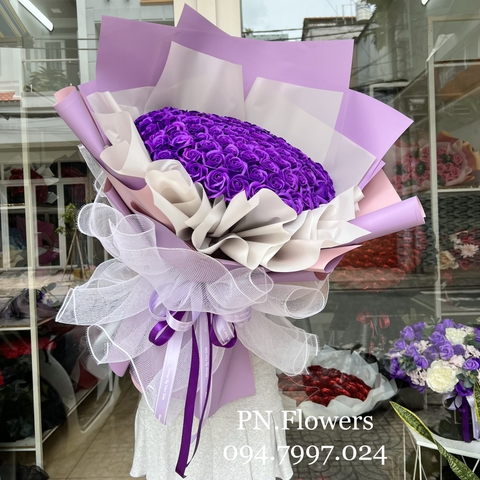 Hoa sáp 99 bông tím