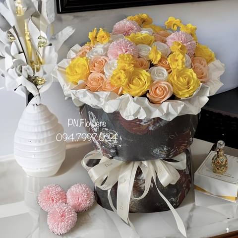 Hoa sáp 43 bông vàng mix hoa anh đào+bingbong