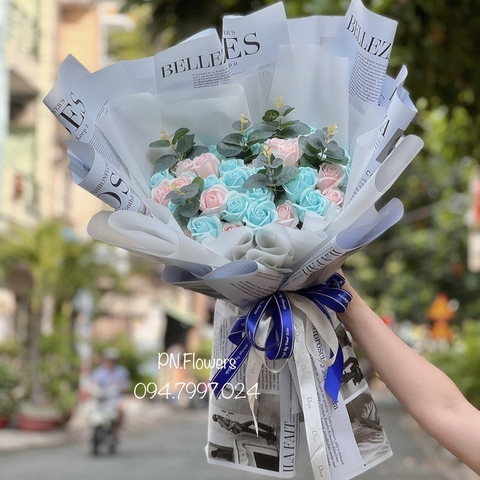 Hoa hồng sáp thơm 50 bông tone xanh nhạt