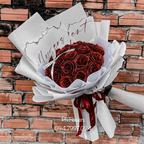 Hoa kim tuyến 19 bông đỏ giấy trắng