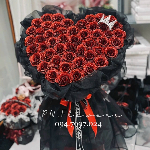 Hoa kim tuyến 50 bông đỏ trái tim + vương miện