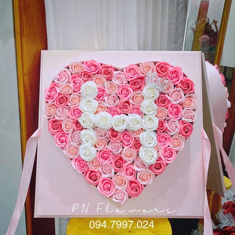Hộp Tim 99 Bông Tone Hồng Có Chữ